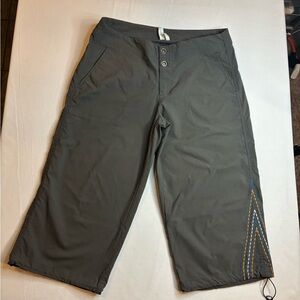 Sahalie Olive Green Outdoor travel Capris Pants Size 8